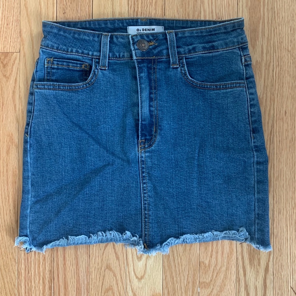 CUTE DENIM MINISKIRT FROM LULUS, MINT CONDITION